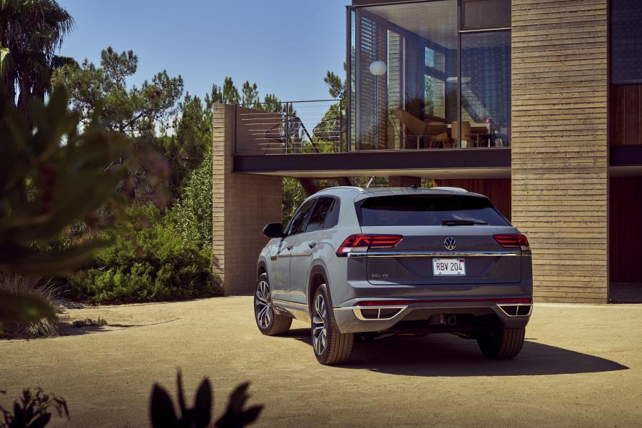  Volkswagen Atlas Cross Sport SEL R-Line 2020 года  (фото 10 из 43)